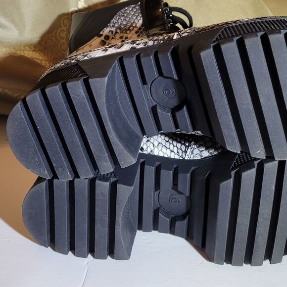 LADIES FASHIONOVA SNAKESKIN LOOK BOOT - Picture 11 of 15